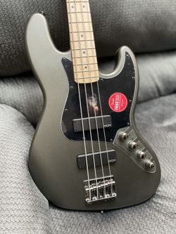 Squier contemporary active jazz bass hh limited edition satin graphite metallic deals