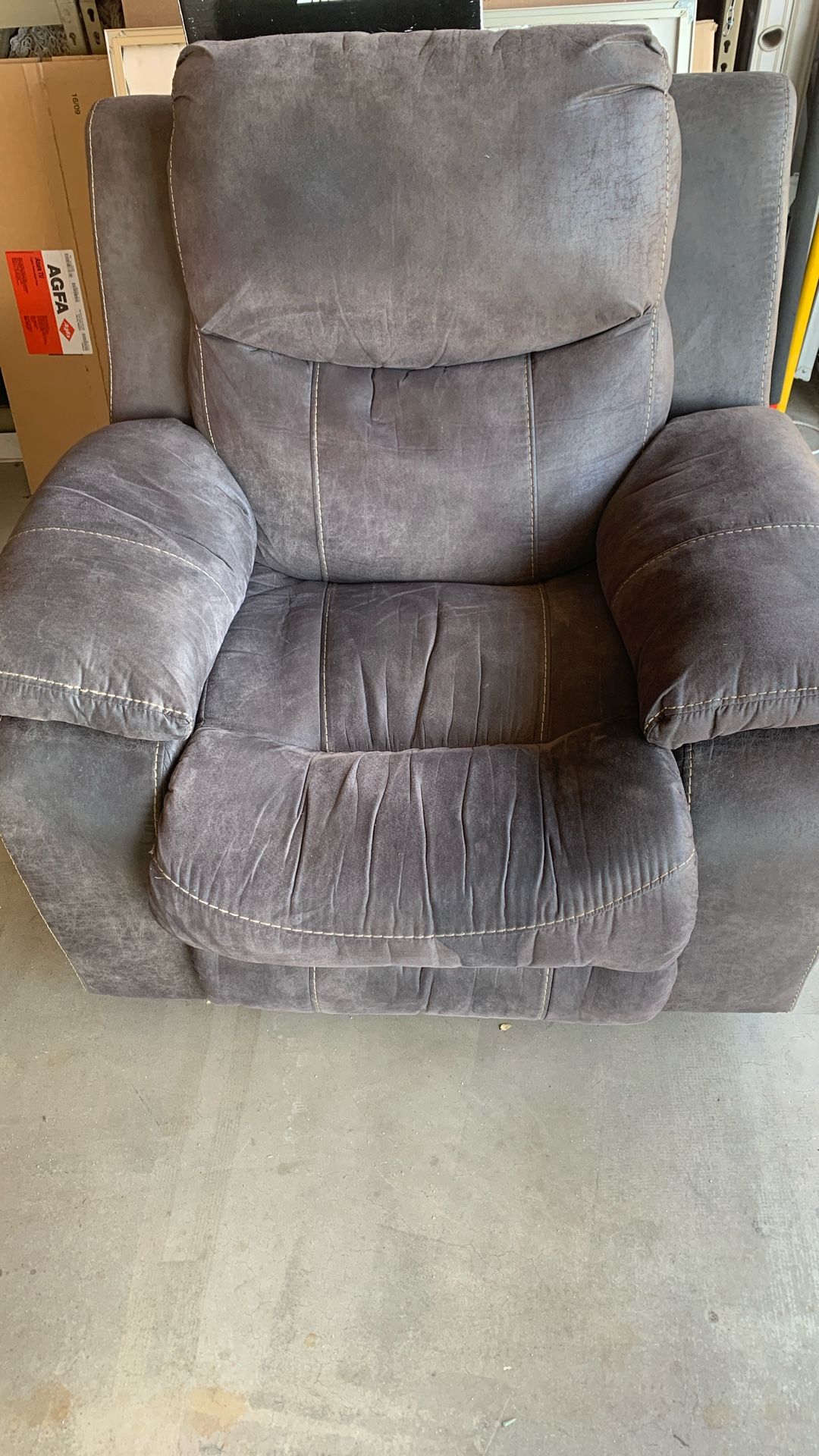 Couch+Recliner Both Electric $600 4 both