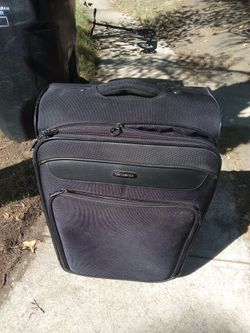 !! Suitcase 29 In Height Firm Price