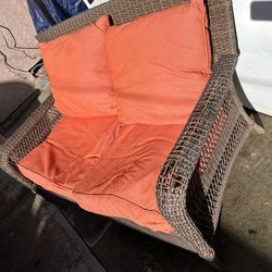 Outdoor Sofa $10 Cash Pick Up Today !! 