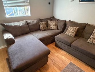 Large Gray Fabric Sectional Sofa with Chaise