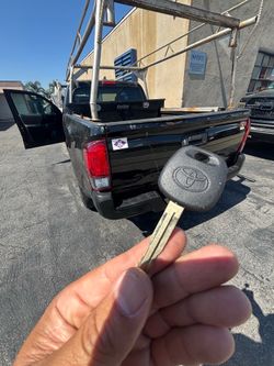 Lllaves de autos / car keys and remotes