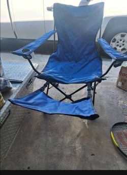 2 beach chairs