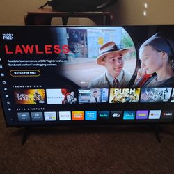 Brand new Vizio TV 43 inch smart TV