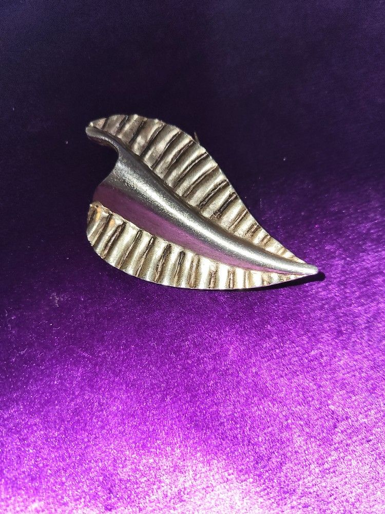 Gorgeous Lapel Pin