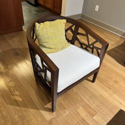  Wood Accent Chair – Excellent Condition