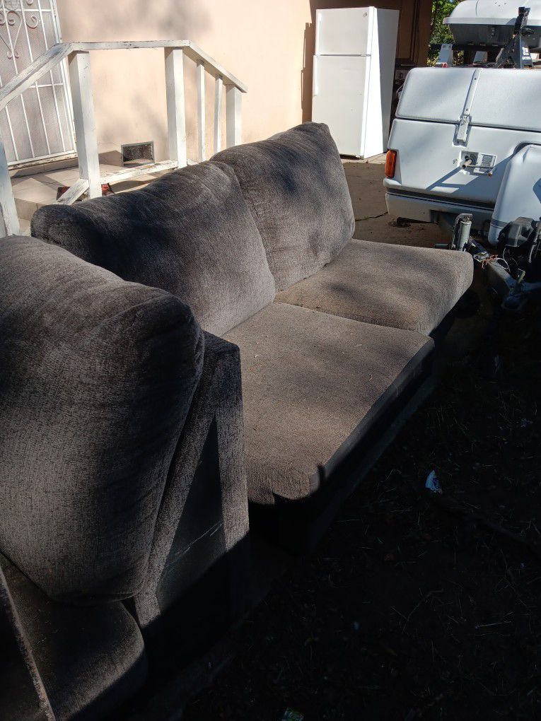 Free Sectional Couches 