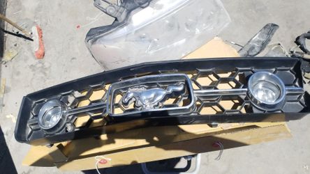 Ford Mustang Grill