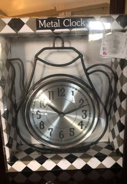 Metal clock new never used