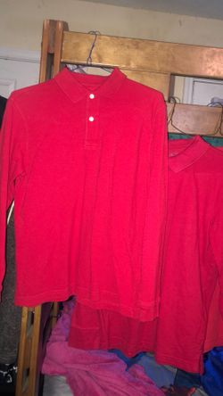 Vendo camisas rojas de la escuela size 10 de niño