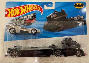 Hot wheels Batmobile Hauler