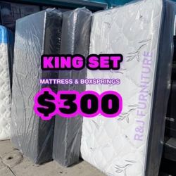 King Size Boxspring And Mattress 