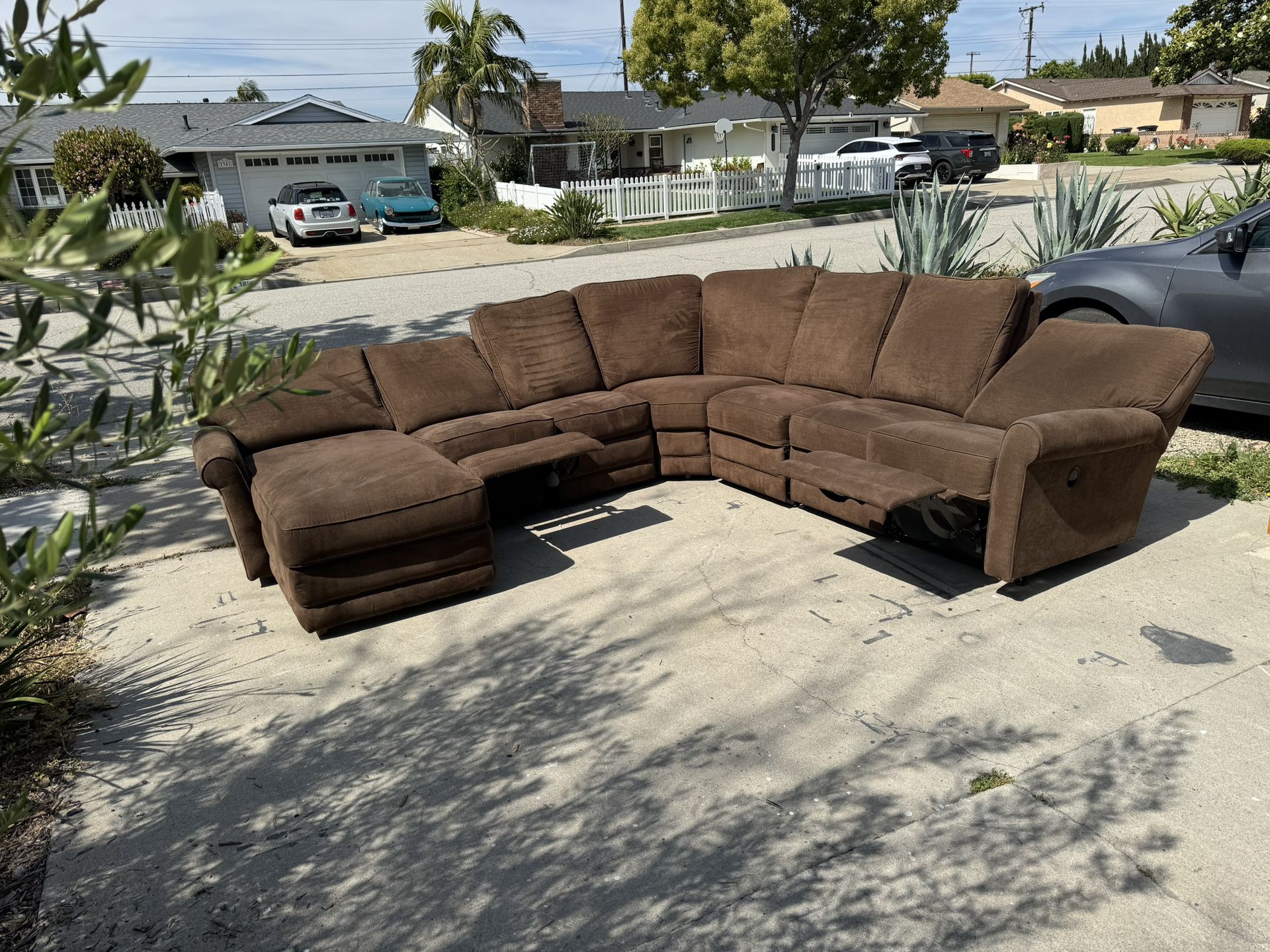 La-Z-Boy Reclining Sectional Couch DELIVERY AVAILABLE 