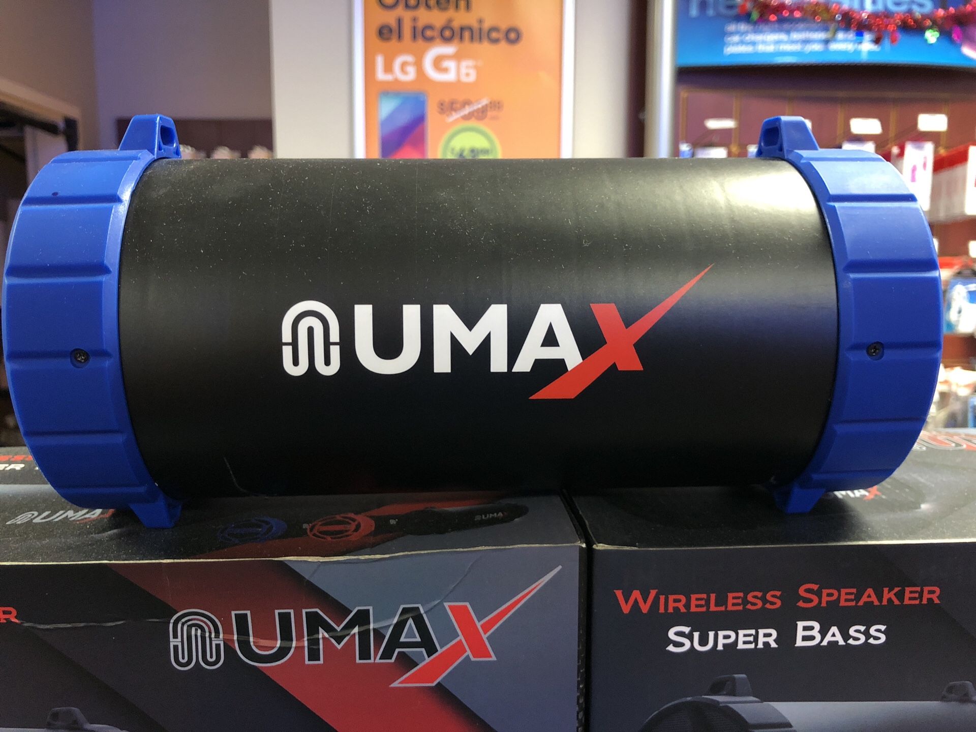 UMAX loud Bluetooth speaker