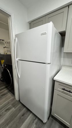 Frigidaire Refrigerator Working Good