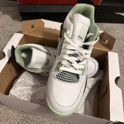 Jordan 4 