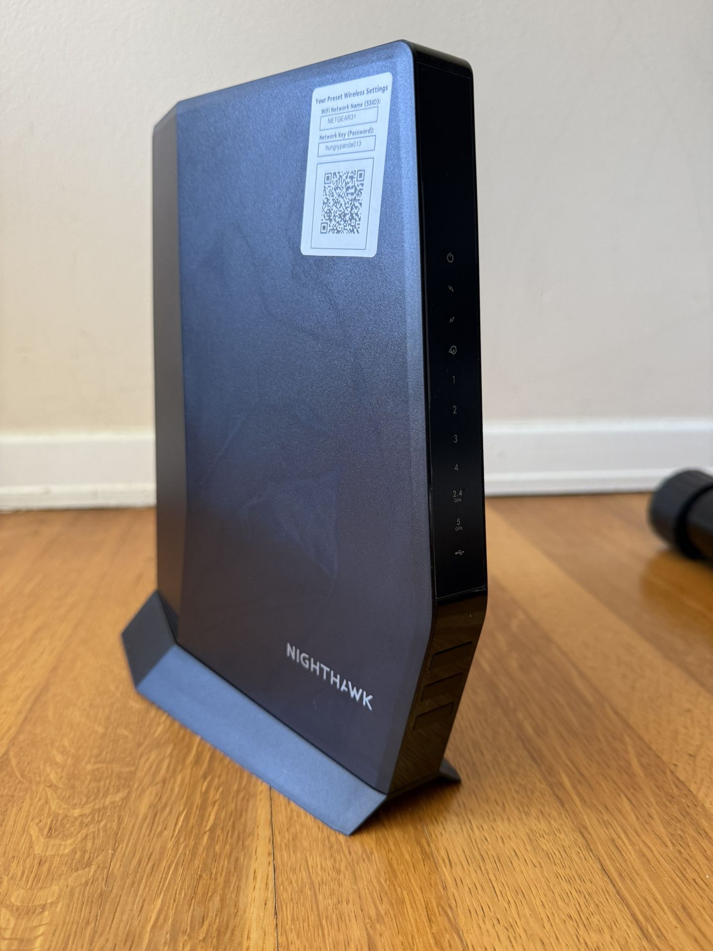 NETGEAR Nighthawk WiFi 6 Cable Modem Router – Super Fast Speed & Excellent Coverage! (Like New)
