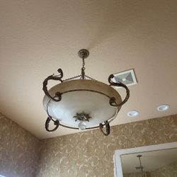 antique ceiling lamp. ( Lampara Antigua De Techo)