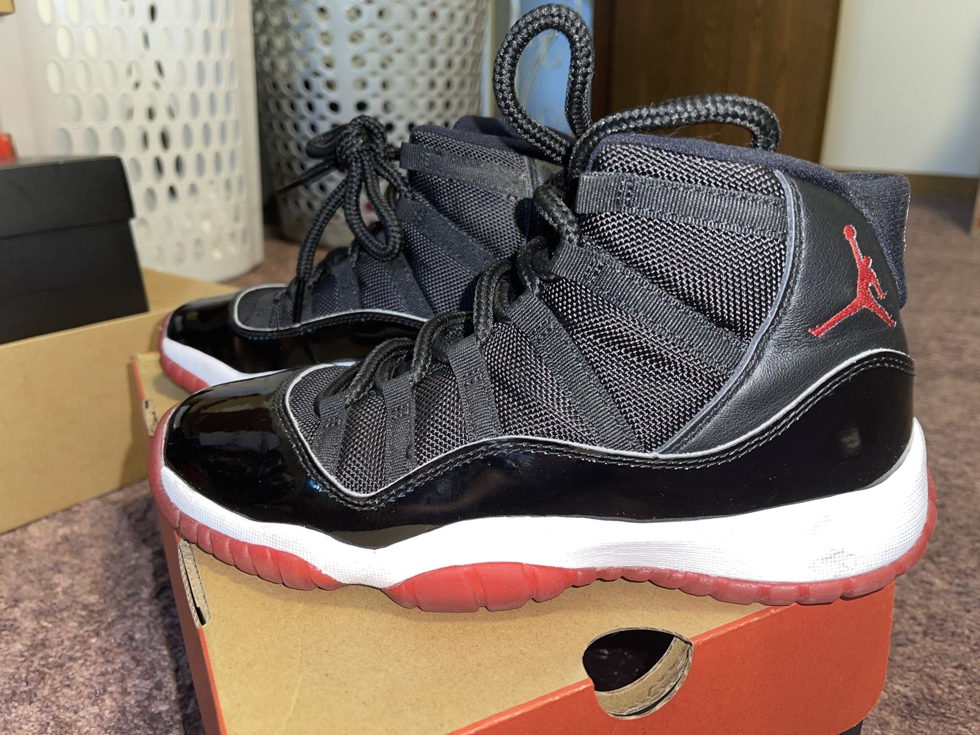 Men’s Air Jordans 11 Size 5.5