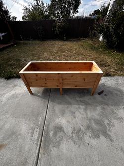 Wood Planter / jardinera de madera de cedro