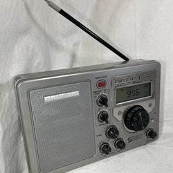 Grundig S350 Hi Sensitivity 5 Band AM FM SW BCL Receiver Shortwave World Radio Stereo Multiband AV output Headphone Jack Gray Silver Portable Travel