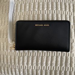 Michael Kors Wrist Purse