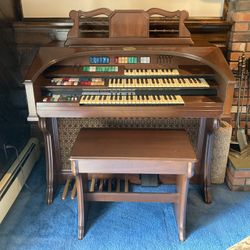 Wurlitzer Total Tone 600 Series Organ