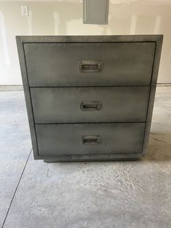 Ethan Allen Bergen Night Table