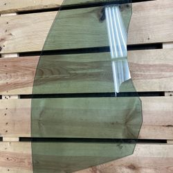 VW Wolkswagon Tiguan Pass Passenger Door Window  Glass Privacy 