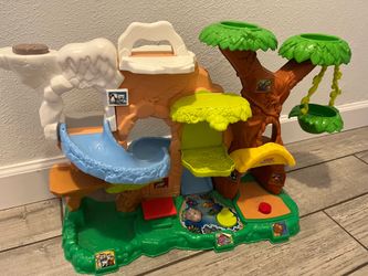 Fisher Price Little People Zoo Talkers Playset