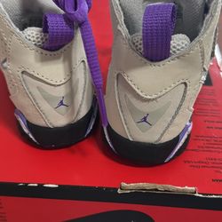 Jordan  TrueFlight Purple  Base Gray/purple Venom