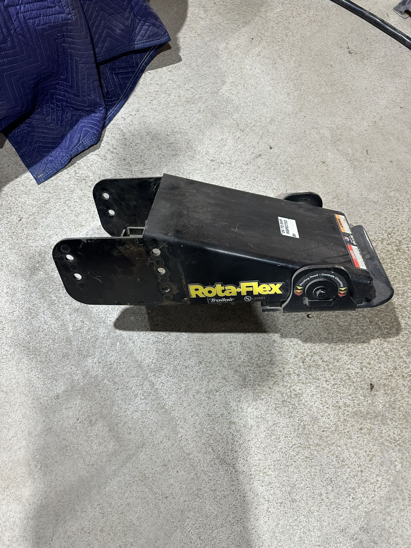 Fifth Wheel King Pin. 11-7/8  Mount