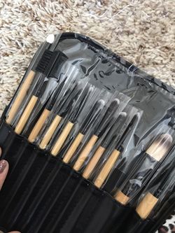 Makeup brushes