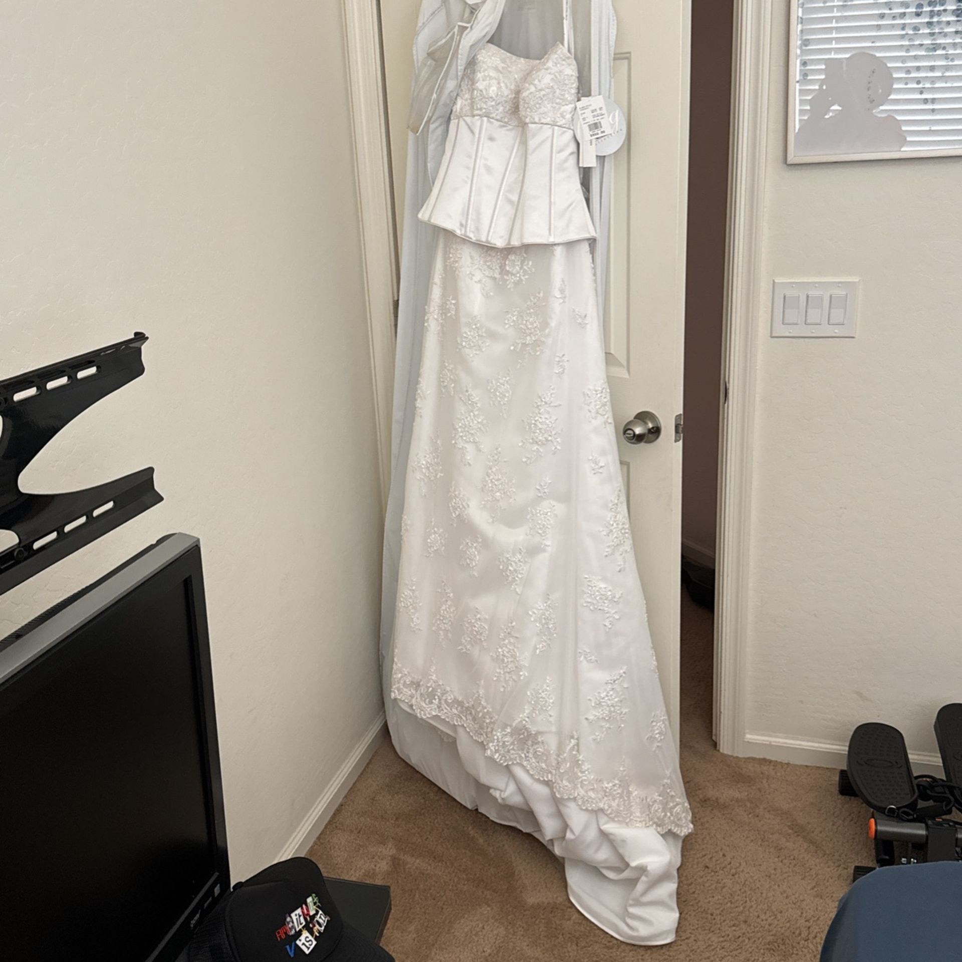 Wedding dress