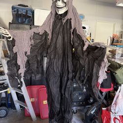 Hanging 6ft Skeleton -Halloween Decoration 