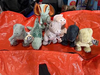 Jurassic World Plush Set
