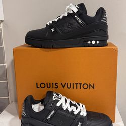 LV Trainer Men’s Size 7 