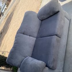 Sofa Usado Buenas Condiciones for Sale in Apple Valley, CA - OfferUp