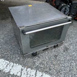 countertop convection oven.  THE FAN IS NOT WORKING !  But still heats and bakes PLEASE READ THE ENTIRE POST!