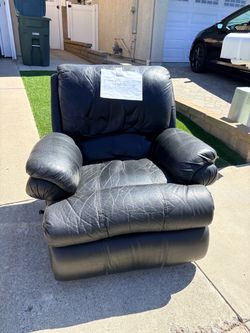 Black Leather Recliner Chair