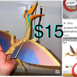 $15 Jurassic World Large Quetzalcoatlus Action figure in great condition move head & Wings
