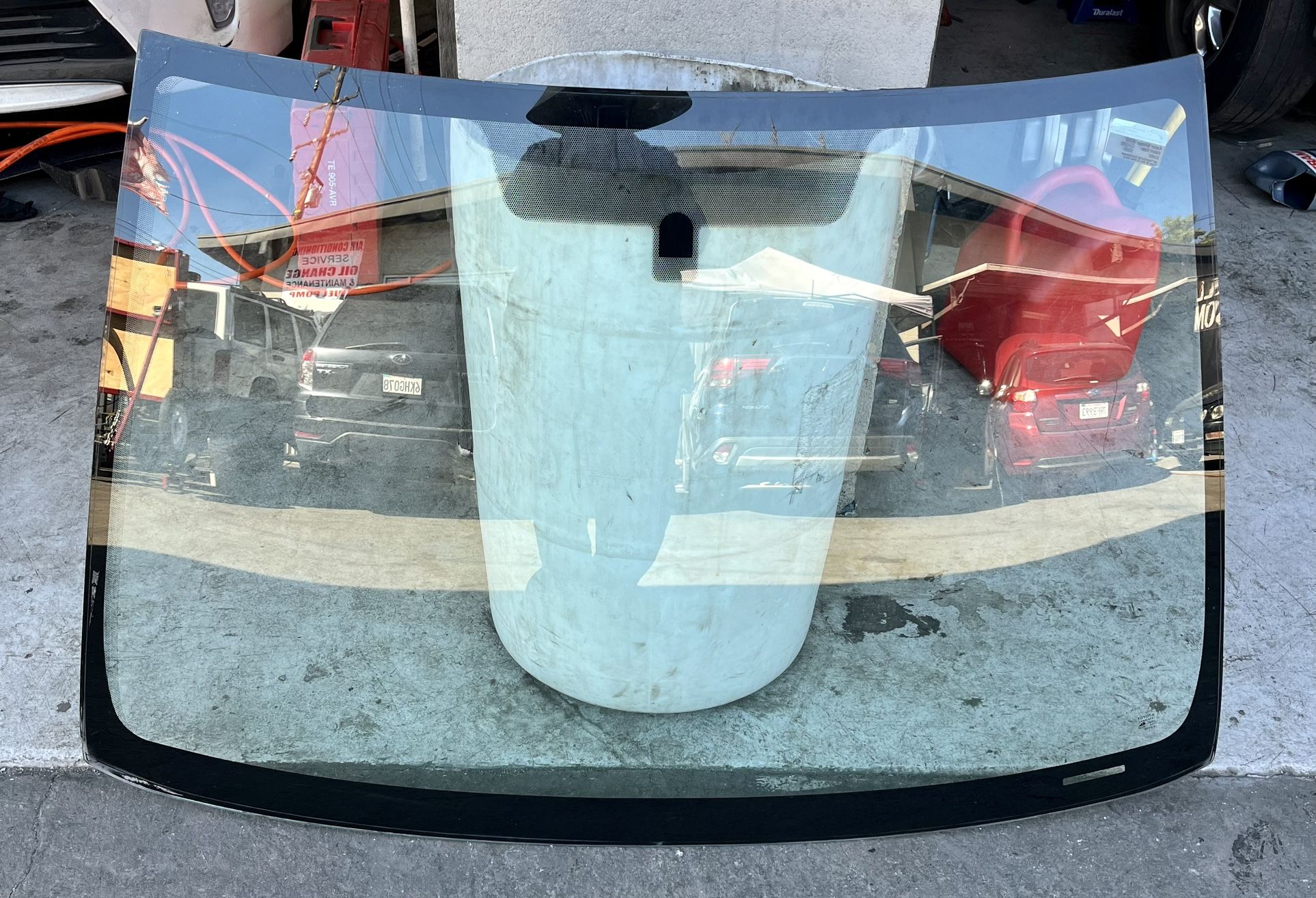 Toyota Carolla 05 Oem Windshield