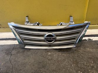 2013-2015 NISSAN SENTRA GRILLE OEM