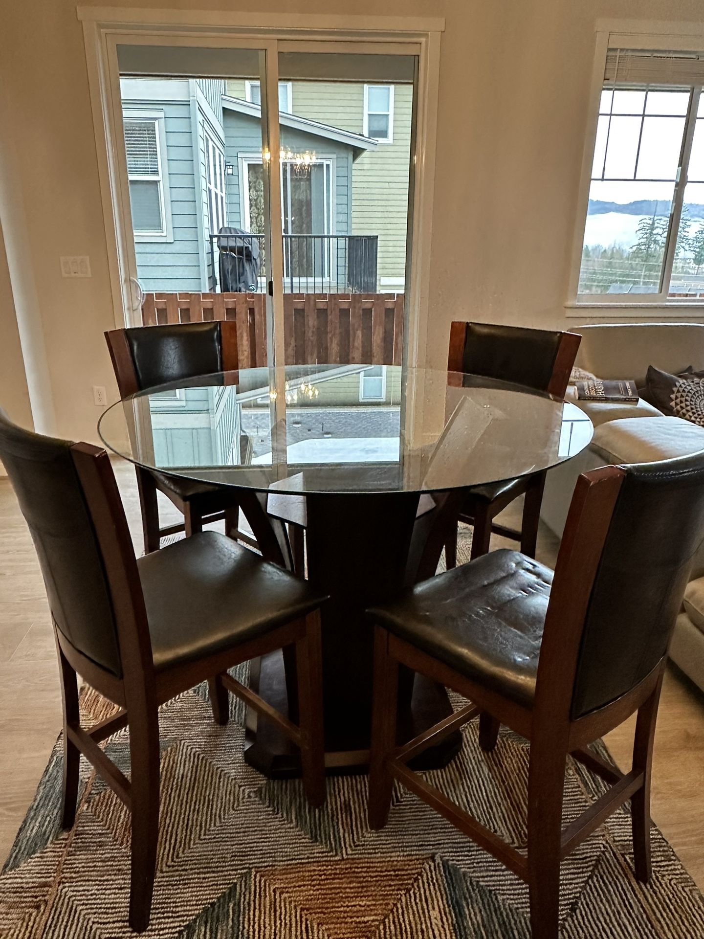 Mor Dining Table