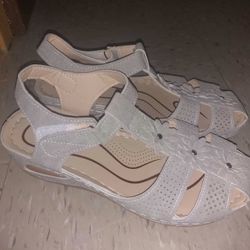 Women's Gray Wedge Sandals Size 8.5