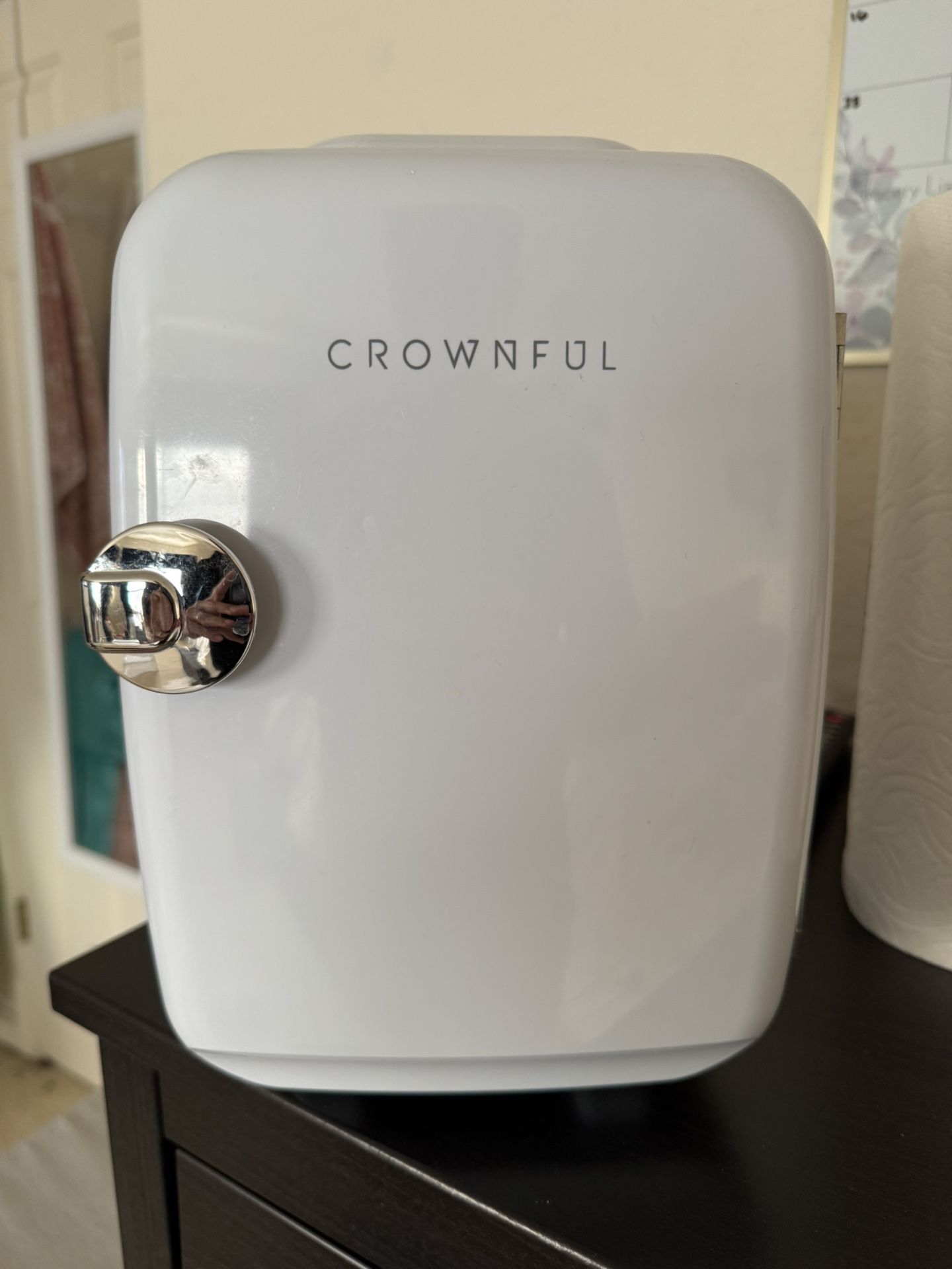 Crownful Mini Fridge