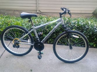 Roadmaster Granite Peak Mountain Bike