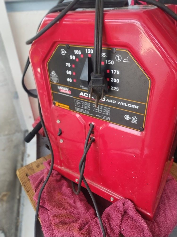 Lincoln Arc 225 Welding Machine