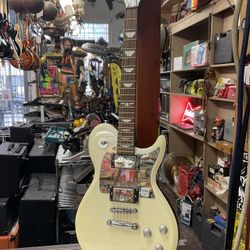 Keith Urban Nightstar Limited Edition white Electric Guitar