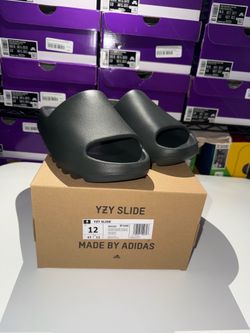 Yeezy Slide: Dark Onyx Size 12